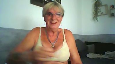 claudia2210 webcam model stream image