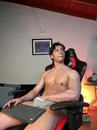 AlekBlake_ webcam model stream image