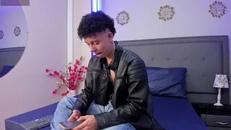 JoseLucian webcam stripchat model stream image