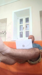 Alphamalefred webcam model stream image