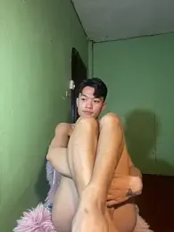 ur_little_secret webcam model stream image