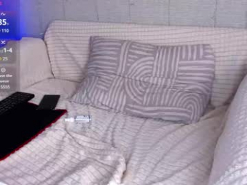 maximum_hot webcam model stream image