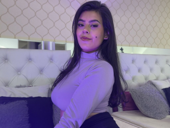 LucySuzuki webcam model stream image