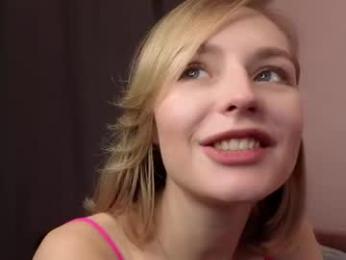 gwenkevwitch webcam model stream image