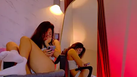 We_DM webcam model stream image