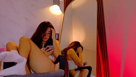 We_DM webcam model stream image