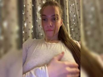 Kikilucky webcam model stream image