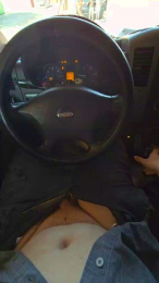 Kleindude webcam model stream image