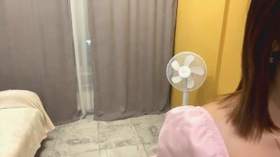 LauraMilone webcam cam4 model stream image