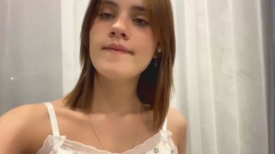 LauraMilone webcam model stream image