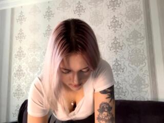 Lynette Chubb webcam flirt4free model stream image
