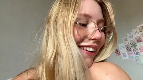HoneyAudrey webcam model stream image