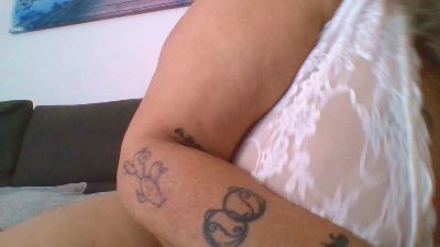 Curvycanary80 webcam cam4 model stream image