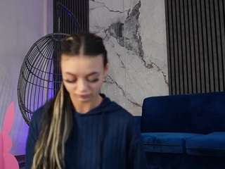 rachelraveee webcam model stream image