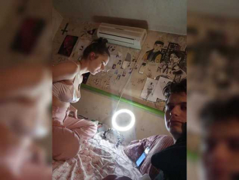 Terri-and-Kyle webcam model stream image