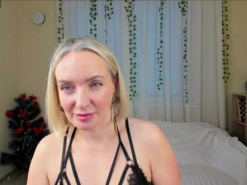 MonikaPinch webcam model stream image