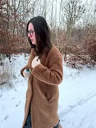 AvaFlowers6 webcam model stream image