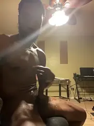 Prettyrichy webcam model stream image