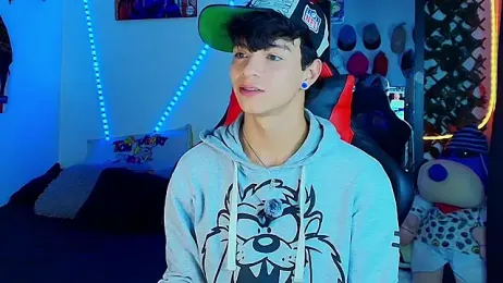 twink_sebas_ webcam model stream image
