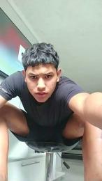 boy_hot33 webcam model stream image