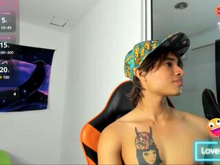 Kenshi Roa webcam model stream image
