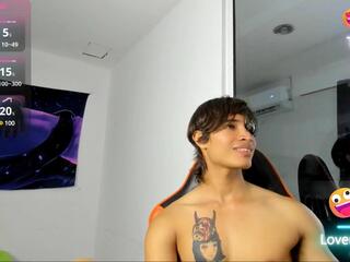 Kenshi Roa webcam model stream image