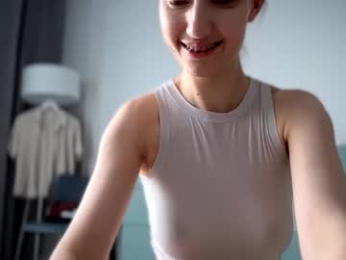solar_bella webcam model stream image