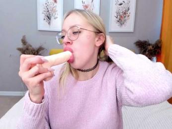 ElinaOcean webcam model stream image