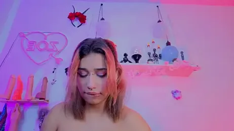 zoelight18 webcam model stream image