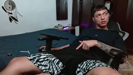 aaron_blug webcam model stream image