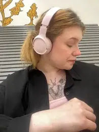 Honey___Hot webcam model stream image