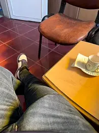 MAHKE12 webcam model stream image