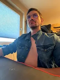 Shaiiboy webcam model stream image