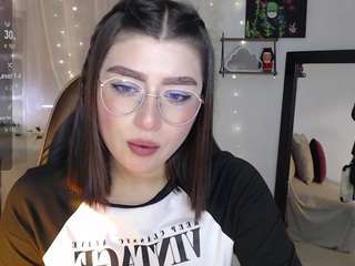 mily-thomson-b webcam camsoda model stream image
