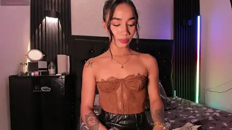 AriaHart_Oficial webcam stripchat model stream image