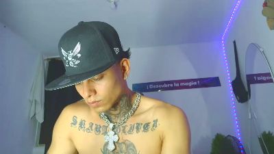 Skartoliver webcam model stream image