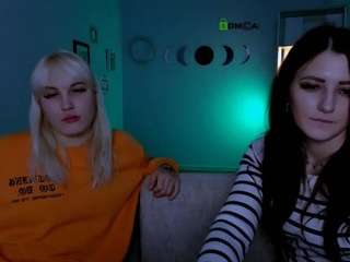 leona-light webcam model stream image