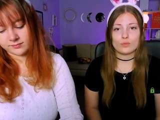 leona-light webcam model stream image