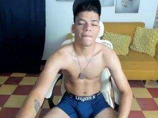 mike-guzman webcam model stream image