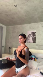 Thebigstarcrys webcam model stream image
