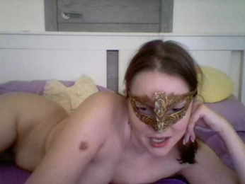 Niki273-11 webcam model stream image