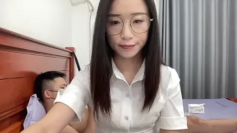 TOP_yoyo webcam model stream image