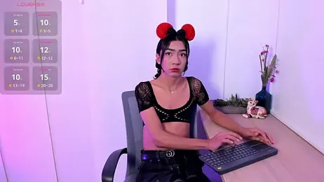 Alaiaguerra webcam stripchat model stream image