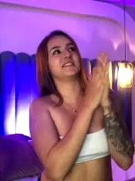 Valeriasaenzz_ webcam model stream image