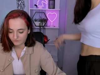 akkura-fizy webcam camsoda model stream image