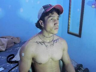 Deccio Auditore webcam flirt4free model stream image