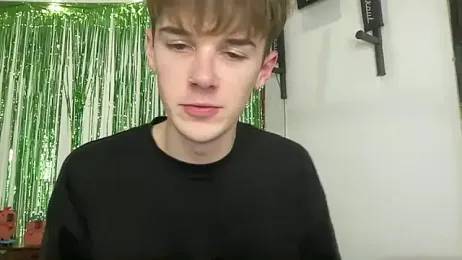 YourMilkyGuy webcam model stream image