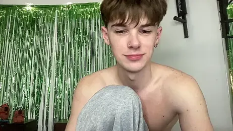 YourMilkyGuy webcam model stream image