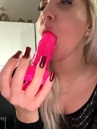 MIA-XXX webcam model stream image