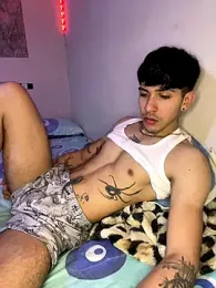wil_hot webcam stripchat model stream image